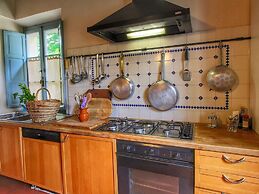 Belvilla by OYO Villa With Pool and Tennis Court