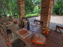 Belvilla by OYO Villa With Pool and Tennis Court