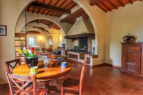 Belvilla by OYO Villa With Pool and Tennis Court