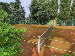 Belvilla by OYO Villa With Pool and Tennis Court