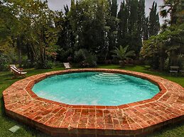 Belvilla by OYO Villa With Pool and Tennis Court