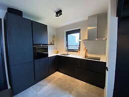 Luxurious Detached Water Villa With Jetty