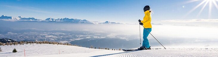 Cosy Holiday Home in Bodensdorf Near the Lake