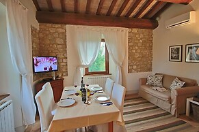 Belvilla by OYO Modern Luxury Apartment With Pool