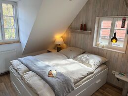 Romantic Holiday Home With Terrace