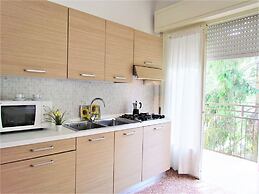 Beautiful Holiday Home With Shared Swimming Pool