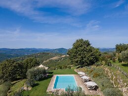 Villa in Umbria With Saltwater Pool