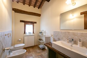 Villa in Umbria With Saltwater Pool
