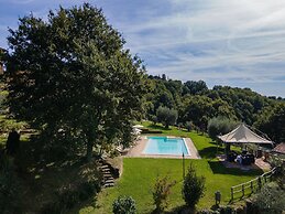 Villa in Umbria With Saltwater Pool