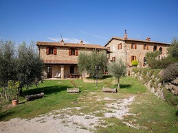 Villa in Umbria With Saltwater Pool