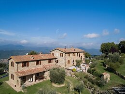 Villa in Umbria With Saltwater Pool