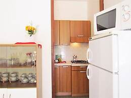 Pleasant Holiday Home With Shared Swimming Pool