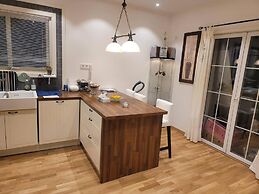 2 bed Room Quite and Central House in Orebro