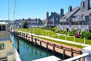 Harbour Island 21c 2 Bedroom Townhouse by RedAwning