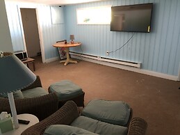 Beach Front On The Bay In Our Rustic, Pet Friendly Cottage 4 Bedroom C