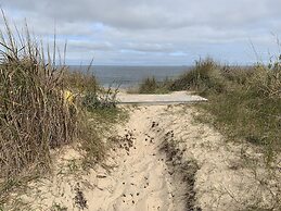 Beach Front On The Bay In Our Rustic, Pet Friendly Cottage 4 Bedroom C