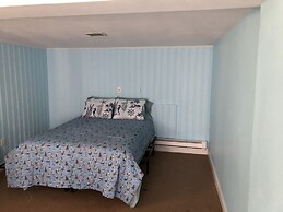 Beach Front On The Bay In Our Rustic, Pet Friendly Cottage 4 Bedroom C