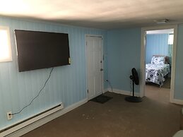 Beach Front On The Bay In Our Rustic, Pet Friendly Cottage 4 Bedroom C