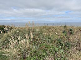 Beach Front On The Bay In Our Rustic, Pet Friendly Cottage 4 Bedroom C