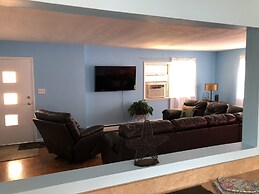 Beach Front On The Bay In Our Rustic, Pet Friendly Cottage 4 Bedroom C