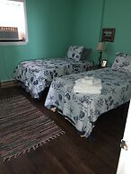 Beach Front On The Bay In Our Rustic, Pet Friendly Cottage 4 Bedroom C