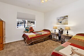 2253-big Bear Cozy Hideaway 3 Bedroom Home by RedAwning