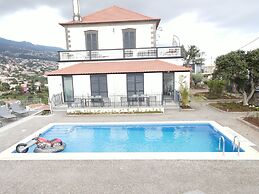 Sea and Sun 4 You - Villa Oliveira