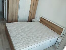 Comfy & Flat, Great Location, Parking