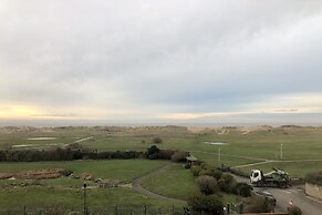 Charming 2-bed Apartment in Waterloo, Liverpool