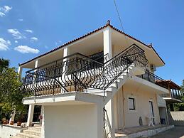 Cozy Home in Eretria