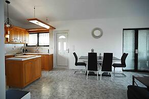 Cozy Home in Eretria