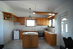 Cozy Home in Eretria