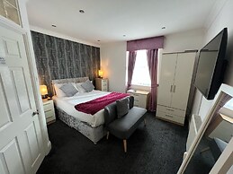 Lawton & Lauriston Court