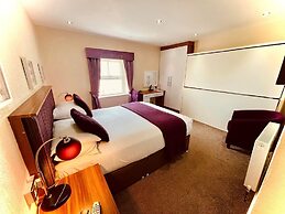 Lawton & Lauriston Court