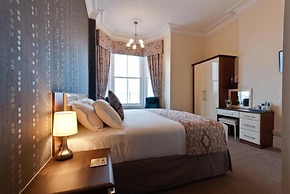 Lawton & Lauriston Court