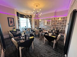 Lawton & Lauriston Court