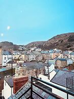 Lawton & Lauriston Court