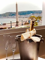 Lawton & Lauriston Court