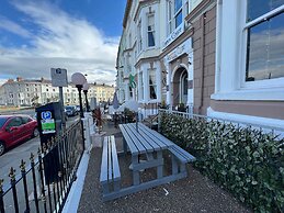 Lawton & Lauriston Court