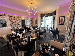 Lawton & Lauriston Court