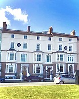 Lawton & Lauriston Court