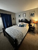 2 BR con patio por el centro comercial