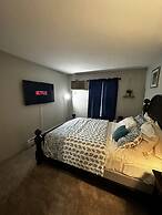 2 BR con patio por el centro comercial