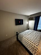 2 BR con patio por el centro comercial