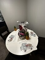 2 BR con patio por el centro comercial