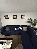 2 BR con patio por el centro comercial