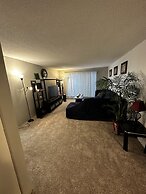 2 BR con patio por el centro comercial