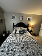 2 BR con patio por el centro comercial