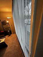 2 BR con patio por el centro comercial