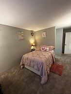 2 BR con patio por el centro comercial